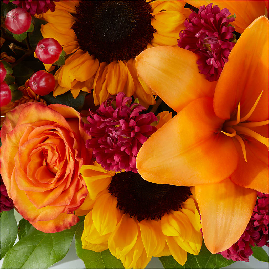 Grateful Centerpiece –  Blakley Flower Shop Llc, Blakely GA